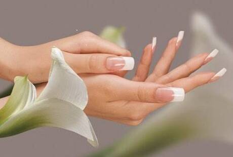 Corsi Ricostruzione Unghie e Prodotti Unghie Cni