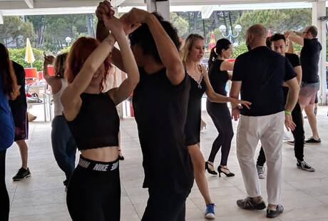 Scuola di Ballo Latino Americano Caraibici