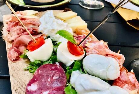 Rosso & Bianco Food & Drinks by Laboratorio della Mozzarella