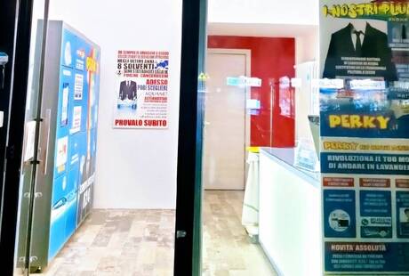 Lavanderie Perky MonteNero Stirocamicie con Area Lockers h24 e servizio consegne a domicilio