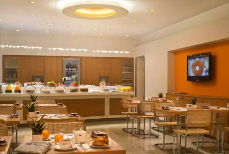 UNA Restaurant